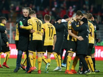 Dynamo Dresden ist vor dem Abstieg noch nicht sicher Dynamo Dresden ist vor dem Abstieg noch nicht sicher