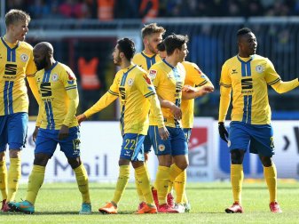 Braunschweig muss weiter um den Klassenerhalt bangen Braunschweig muss weiter um den Klassenerhalt bangen
