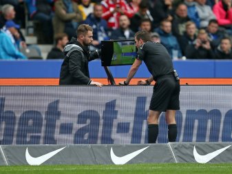 Der umstrittene Videobeweis soll transparenter werden Der umstrittene Videobeweis soll transparenter werden