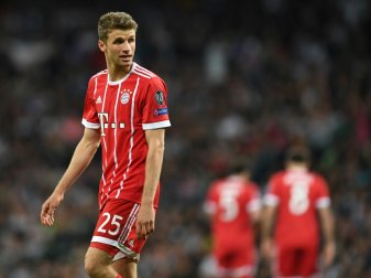 Gemeinsam mit Manuel Neuer an der Schale: Thomas Müller