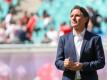 Trainer Bruno Labbadia will mit Wolfsburg die Klasse halten. Foto: Jan Woitas