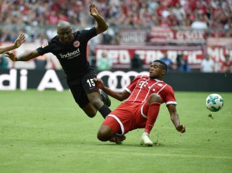 Franck Evina (r) bleibt bis mindestens 2021 beim FC Bayern. Foto: Angelika Warmuth