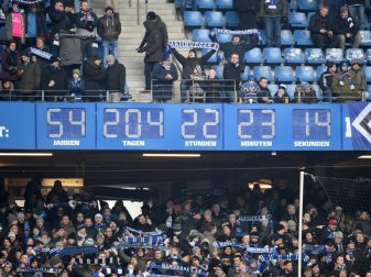 Die legendäre Uhr im Hamburger Volksparkstadion. Foto: Daniel Reinhardt Die legendäre Uhr im Hamburger Volksparkstadion. Foto: Daniel Reinhardt