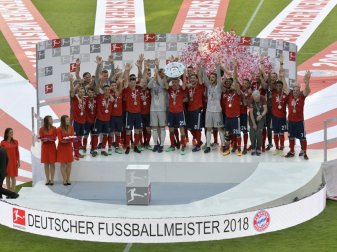 Bayern München feiert die 28. Meisterschaft Bayern München feiert die 28. Meisterschaft