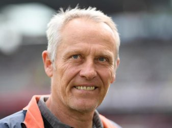 Freiburgs Trainer Christian Streich rechnet mit einer baldigen Rückkehr des HSV ins Oberhaus. Foto: Patrick Seeger Freiburgs Trainer Christian Streich rechnet mit einer baldigen Rückkehr des HSV ins Oberhaus. Foto: Patrick Seeger