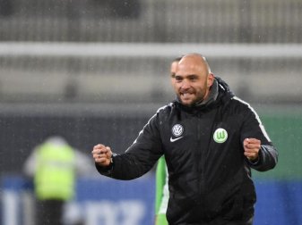 Trainer Stephan Lerch wurde mit Wolfsburgs Fußball-Frauen deutscher Meister. Foto: Hermann Hay/Citypress24 Trainer Stephan Lerch wurde mit Wolfsburgs Fußball-Frauen deutscher Meister. Foto: Hermann Hay/Citypress24