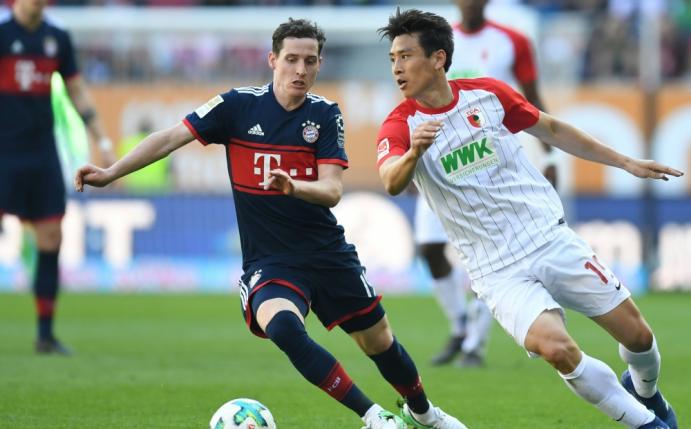 In Südkoreas vorläufigem WM-Aufgebot: Ja-Cheol Koo (r.)