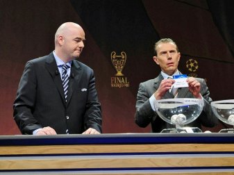 Butragueno (r.) unterstützt den Plan von Infantino (l.) Butragueno (r.) unterstützt den Plan von Infantino (l.)