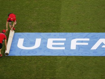 UEFA fördert DFB-Stiftungsprojekt UEFA fördert DFB-Stiftungsprojekt