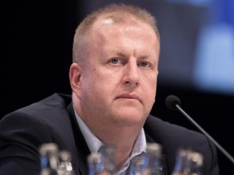 Rechnet mit einem Rekordumsatz von Hertha BSC: Vorstandsmitglied Ingo Schiller. Foto: Jörg Carstensen Rechnet mit einem Rekordumsatz von Hertha BSC: Vorstandsmitglied Ingo Schiller. Foto: Jörg Carstensen