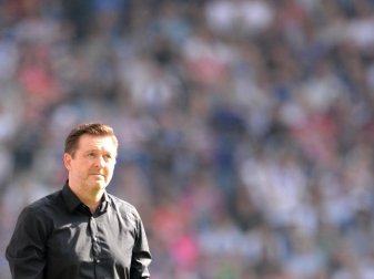 Der Hamburger SV will Trainer Christian Titz langfristig binden. Foto: Daniel Bockwoldt Der Hamburger SV will Trainer Christian Titz langfristig binden. Foto: Daniel Bockwoldt