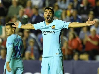 Barcelonas Suarez führt Uruguays Auswahl an Barcelonas Suarez führt Uruguays Auswahl an