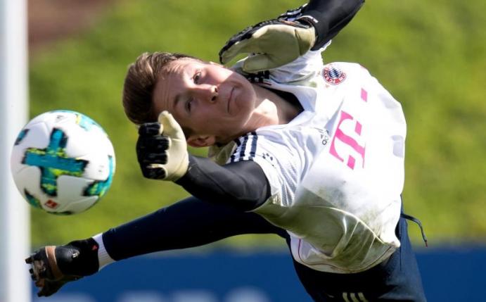 Hat beim FC Bayern einen Profivertrag unterschrieben: Ron-Thorben Hoffmann. Keeper Foto: Sven Hoppe