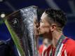 Der «sentimental wohl beste Titel»: Fernando Torres jubelt nach dem Sieg im Europa-League-Finale mit dem Pokal. Foto: Baldesca Samper/Shot for press/gtres