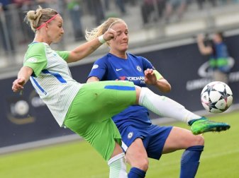 Die Wolfsburgerin Alexandra Popp (l) fehlt im Pokalfinale. Foto: Peter Steffen Die Wolfsburgerin Alexandra Popp (l) fehlt im Pokalfinale. Foto: Peter Steffen