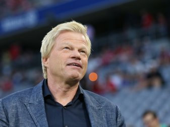 Oliver Kahn sieht den Neuer-Einsatz bei der WM kritisch Oliver Kahn sieht den Neuer-Einsatz bei der WM kritisch