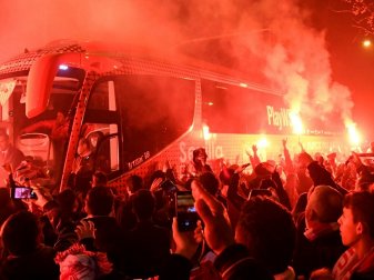Angriff auf Gäste-Bus: Relegationsspiel verlegt Angriff auf Gäste-Bus: Relegationsspiel verlegt