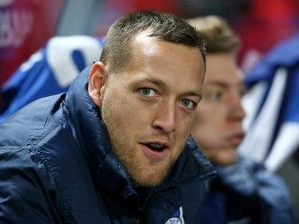 Julian Schieber unterschreibt beim FC Augsburg Julian Schieber unterschreibt beim FC Augsburg
