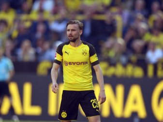 Dortmunds Marcel Schmelzer gibt die Kapitänsbinde ab. Foto: Ina Fassbender Dortmunds Marcel Schmelzer gibt die Kapitänsbinde ab. Foto: Ina Fassbender