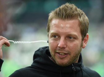 Werders Trainer Florian Kohfeldt reist mit seinem Team zur Vorbereitung auf die neue Saison nach Österreich. Foto: Carmen Jaspersen