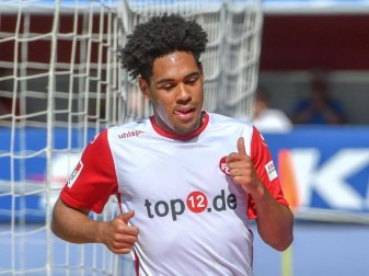 Wechselt vom FCK zu Mainz 05: Phillipp Mwene. Foto: Armin Weigel Wechselt vom FCK zu Mainz 05: Phillipp Mwene. Foto: Armin Weigel