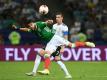 Araujo (l.) beim Confed-Cup im Duell mit Draxler