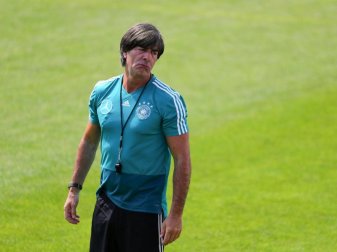 Wird bei der WM kein Headset zur Kommunikation nutzen: Bundestrainer Joachim Löw. Foto: Christian Charisius Wird bei der WM kein Headset zur Kommunikation nutzen: Bundestrainer Joachim Löw. Foto: Christian Charisius