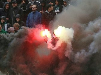 Fanunruhen überschatten den Aufstieg von Uerdingen Fanunruhen überschatten den Aufstieg von Uerdingen