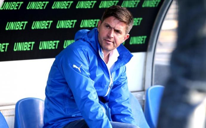 Wechselt von Kiel nach Hamburg: Holstein-Sportchef Ralf Becker. Foto: Frank Molter