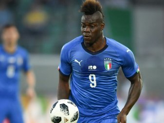 Italien schlägt Saudi-Arabien bei Balotelli-Comeback Italien schlägt Saudi-Arabien bei Balotelli-Comeback