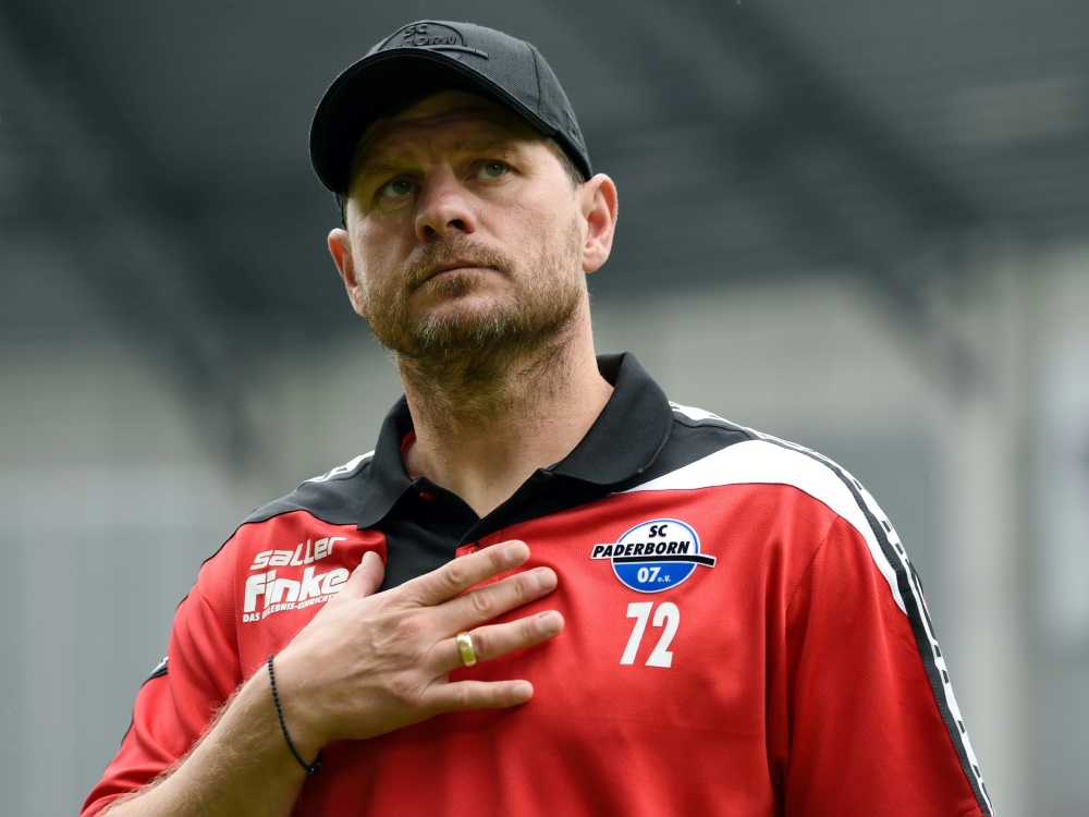 Steffen Baumgart gewinnt mit Paderborn gegen Regensburg