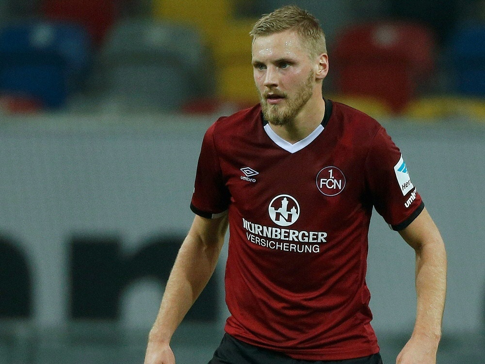 Behrens machte mit einem Elfmetertor den Auftakt zum 3:0