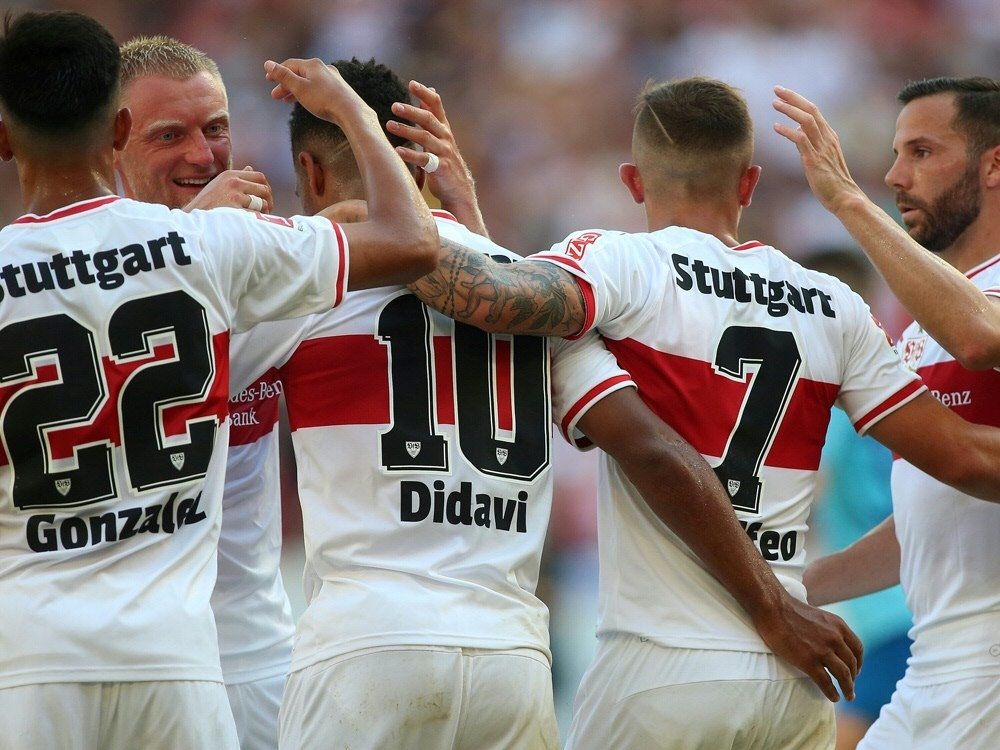 Der VfB bejubelt den ersten Dreier der Saison