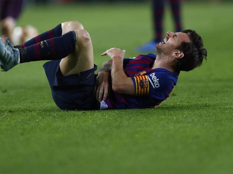 Barcelonas Lionel Messi musste gegen den FC Sevilla verletzt vom Platz. Foto: Manu Fernandez/AP