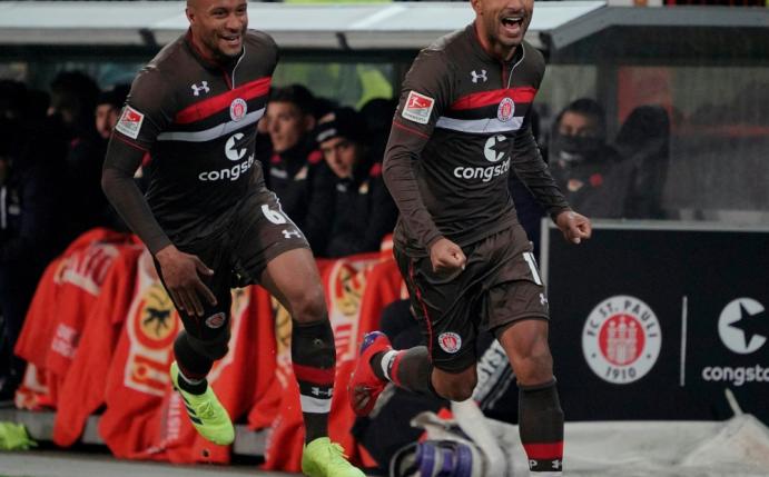 "Fußball-Gott" Meier Macht Alles Klar: St. Pauli Schlägt Union Und ...