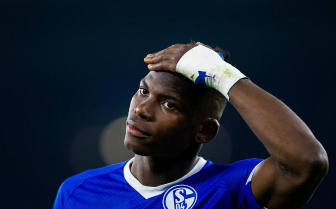 Soll vor einem Wechsel vom FC Schalke 04 zu Borussia Mönchengladbach stehen: Breel Embolo. Foto: Rolf Vennenbernd