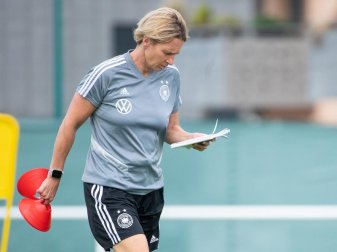 Bundestrainerin Martina Voss-Tecklenburg bereitet ihr Team auf Schweden vor. Foto: Sebastian Gollnow