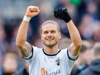 Hat nach dem Hype durch die WM in Russland wieder Bodenhaftung gewonnen: Der Isländer Rurik Gislason. Foto: Uwe Anspach Hat nach dem Hype durch die WM in Russland wieder Bodenhaftung gewonnen: Der Isländer Rurik Gislason. Foto: Uwe Anspach