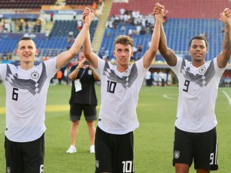 Luca Waldschmidt (M.) sorgt bei der U21-EM für Furore. Foto: Cezaro De Luca Luca Waldschmidt (M.) sorgt bei der U21-EM für Furore. Foto: Cezaro De Luca
