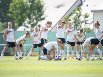 Die deutschen Nationalspielerinnen müssen bei der EM gegen Schweden die Hürde ins Halbfinale nehmen. Foto: Sebastian Gollnow Die deutschen Nationalspielerinnen müssen bei der EM gegen Schweden die Hürde ins Halbfinale nehmen. Foto: Sebastian Gollnow
