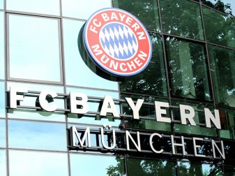 Der FCB fordert von BMW eine zweistellige Millionensumme Der FCB fordert von BMW eine zweistellige Millionensumme