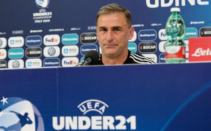 Trainer Stefan Kuntz und sein Team gehen gelassen und voll fokussiert ins Endspiel. Foto: Cezaro De Luca