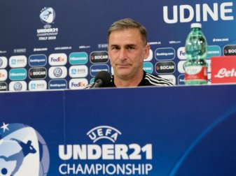 Trainer Stefan Kuntz und sein Team gehen gelassen und voll fokussiert ins Endspiel. Foto: Cezaro De Luca Trainer Stefan Kuntz und sein Team gehen gelassen und voll fokussiert ins Endspiel. Foto: Cezaro De Luca