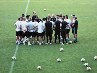 Nach dem Einzug in das Finale der U21-EM in Itlaien und San Marino steht der deutsche Fußball-Nachwuchs im Fokus. Foto: Cezaro De Luca Nach dem Einzug in das Finale der U21-EM in Itlaien und San Marino steht der deutsche Fußball-Nachwuchs im Fokus. Foto: Cezaro De Luca