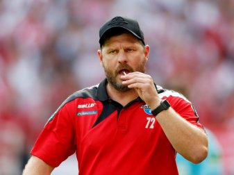 Trainingsauftakt bei Steffen Baumgarts Paderbornern Trainingsauftakt bei Steffen Baumgarts Paderbornern