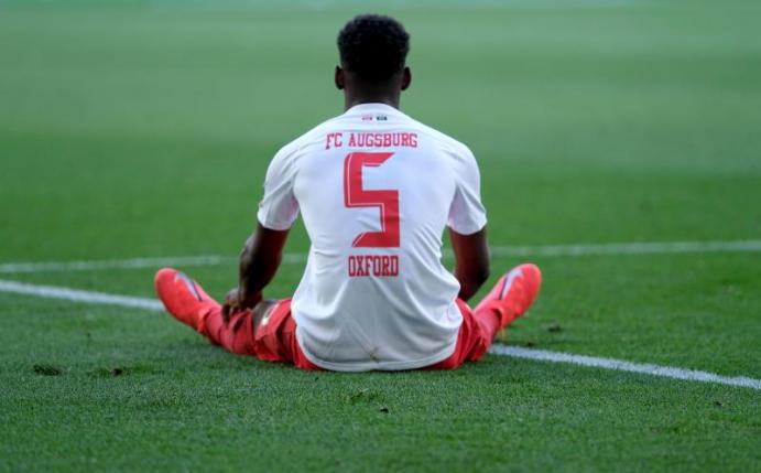Kehrt wahrscheinlich nicht zum FC Augsburg zurück: Innenverteidiger Reece Oxford. Foto: Peter Steffen