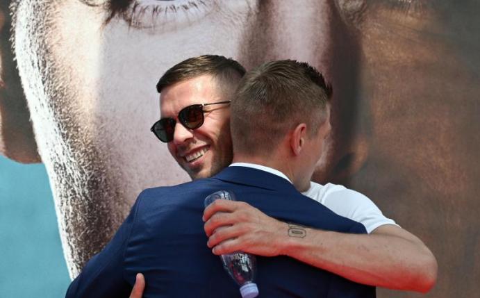 Lukas Podolski war bei der Premiere der Dokumentation über Nationalspieler Toni Kroos in Köln. Foto: Henning Kaiser