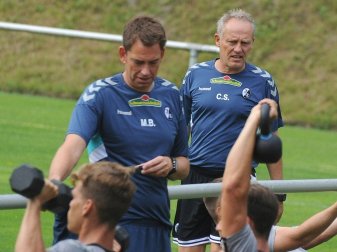 Streich lässt trainieren - Die Profis schwitzen Streich lässt trainieren - Die Profis schwitzen