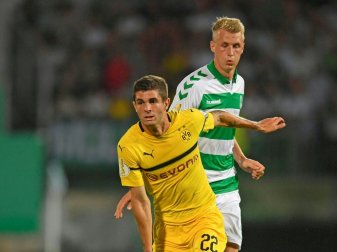 Lukas Gugganig (hinten) kommt von Greuther Fürth Lukas Gugganig (hinten) kommt von Greuther Fürth