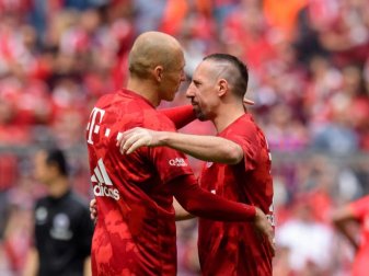 Prägten lange Zeit den FC Bayern: Arjen Robben (l) und Franck Ribery. Foto: Matthias Balk Prägten lange Zeit den FC Bayern: Arjen Robben (l) und Franck Ribery. Foto: Matthias Balk